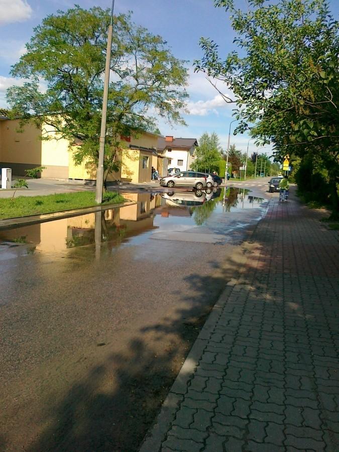A tu ogromna kałuża na Spychowskiej