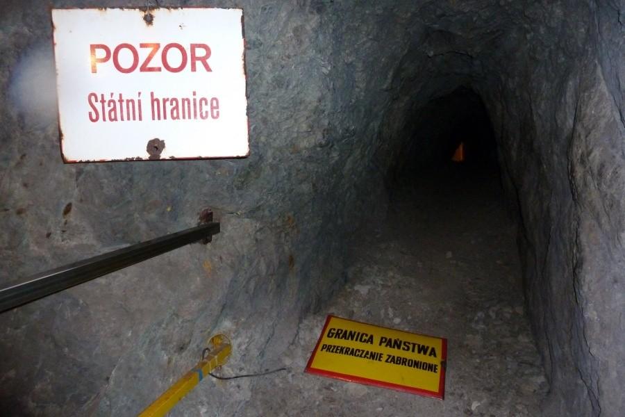 Podziemna granica państwa
