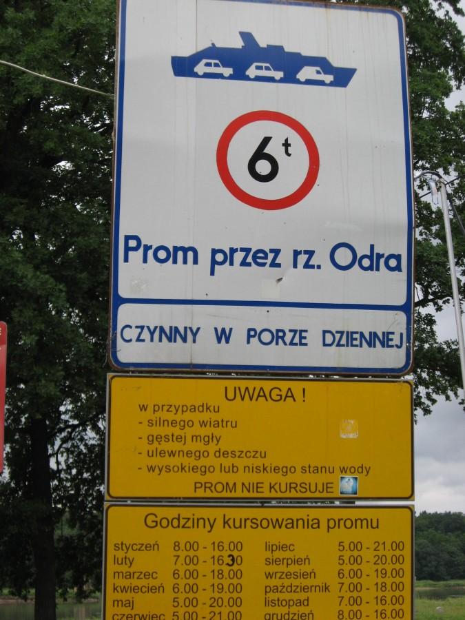 Prom przez rzekę Odrę we wsi Przeprawa