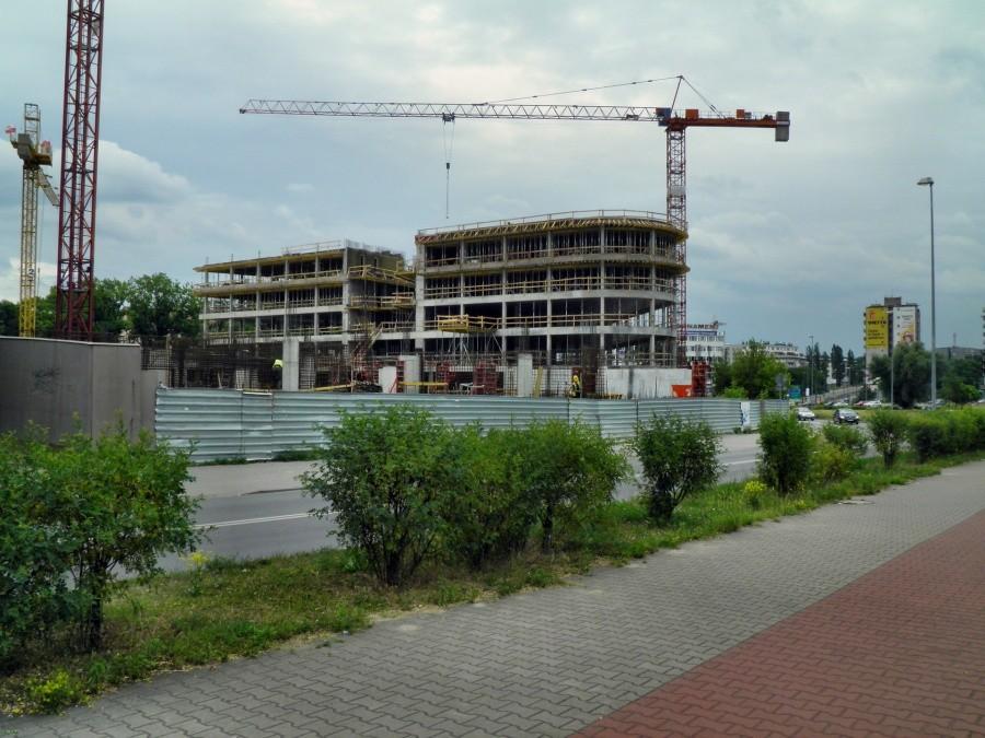 Jeszcze jeden biurowiec powstaje w Szczecinie na Al. Piastów.