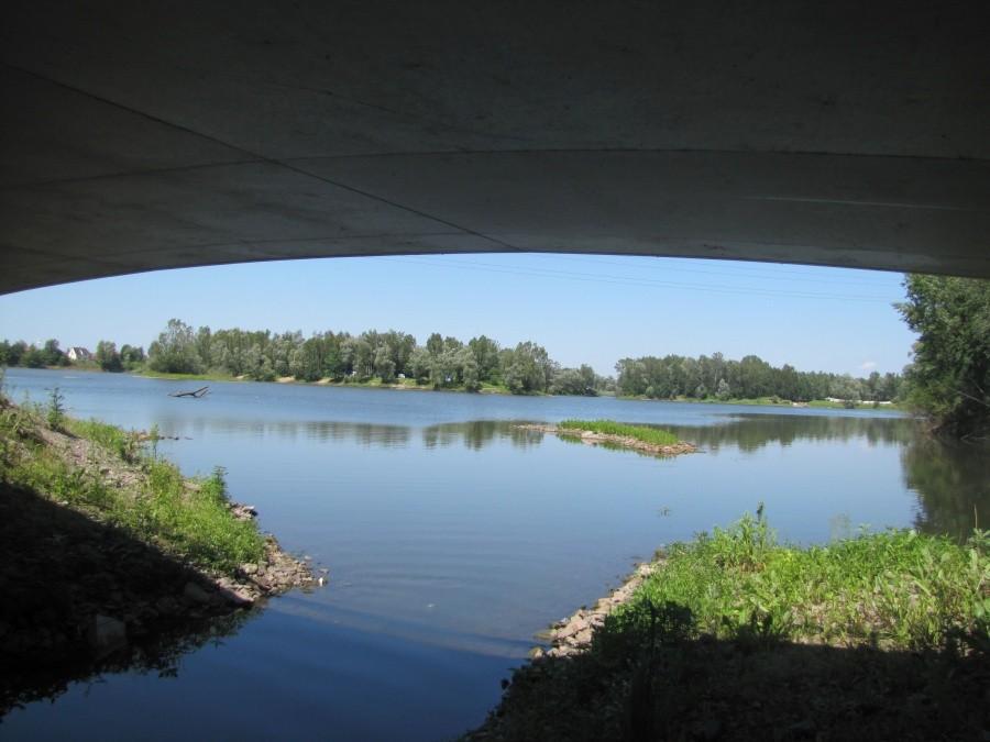 Widok pod mostem