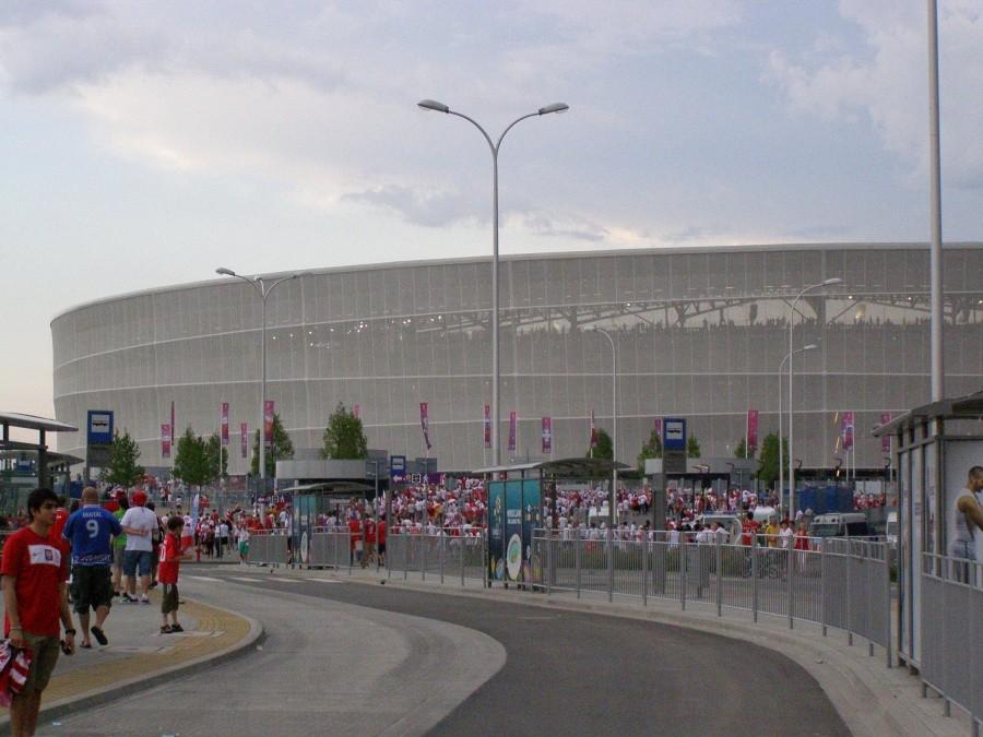 Biało czerwono pod stadionem