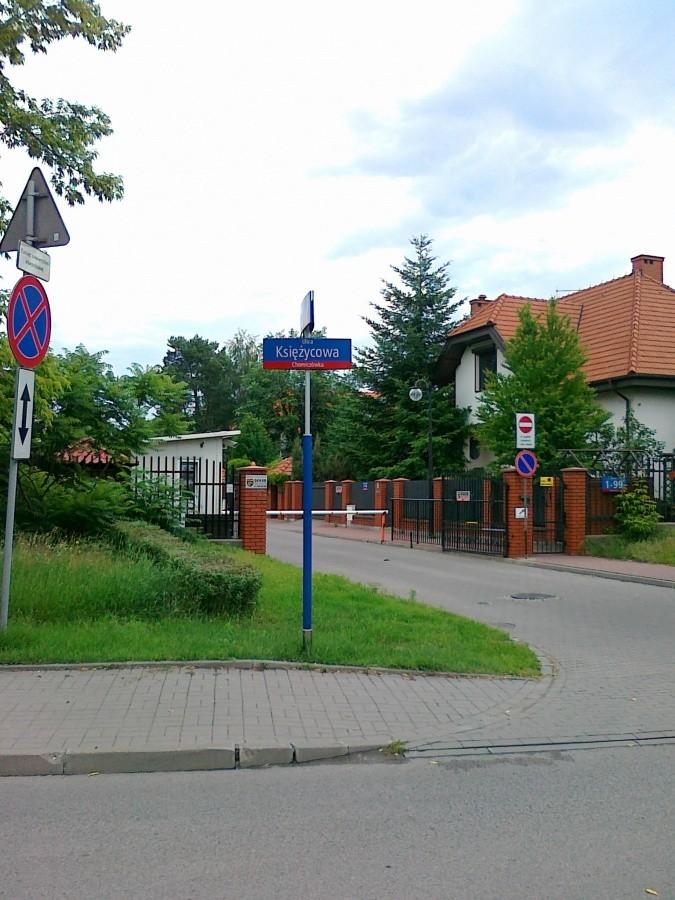 I tu dalej była Księżycowa