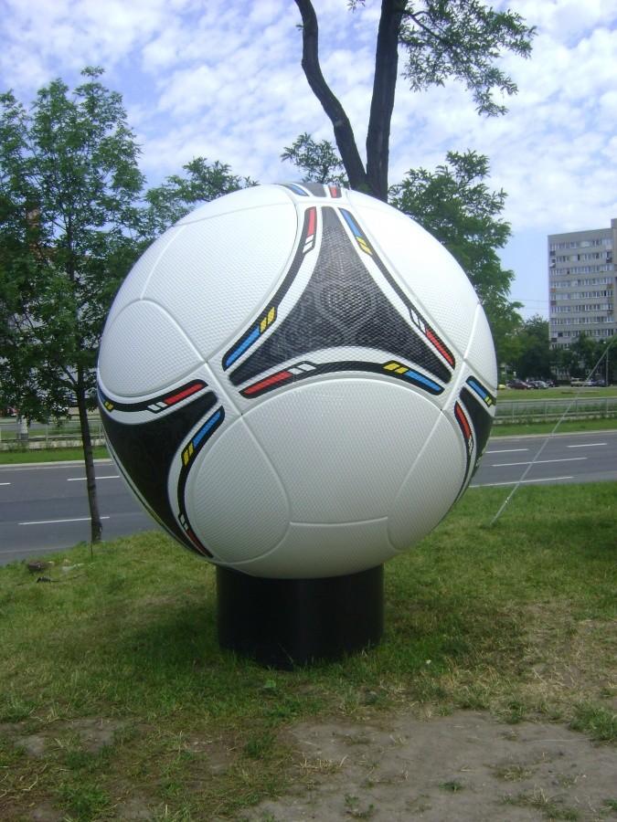 Nasza piłka "Tango 12"