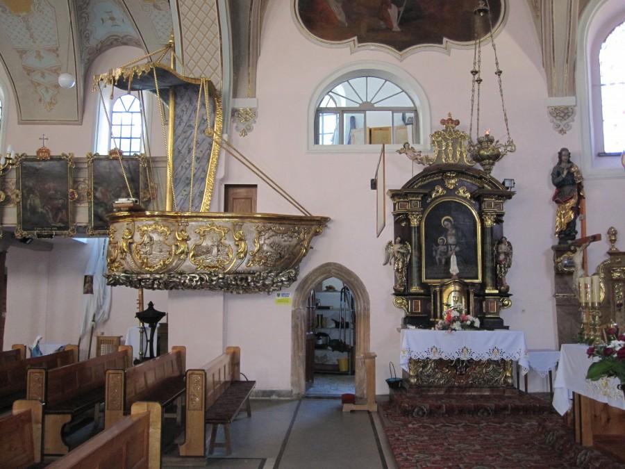 Ambona w kościele w Międzylesiu