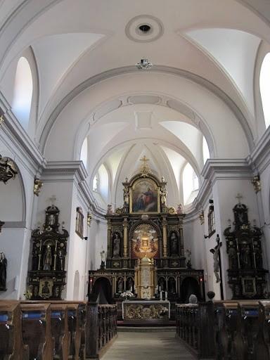 Ołtarz główny w klasztorze w Kralikach