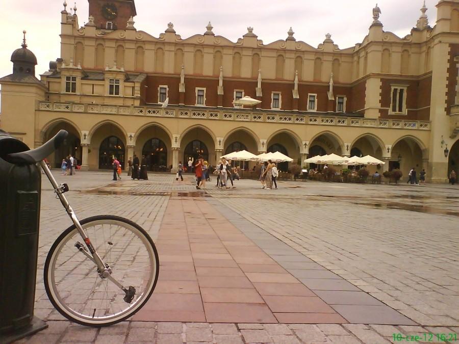 Mono i Sukiennice. Zdjęcie na łapu-capu ;p