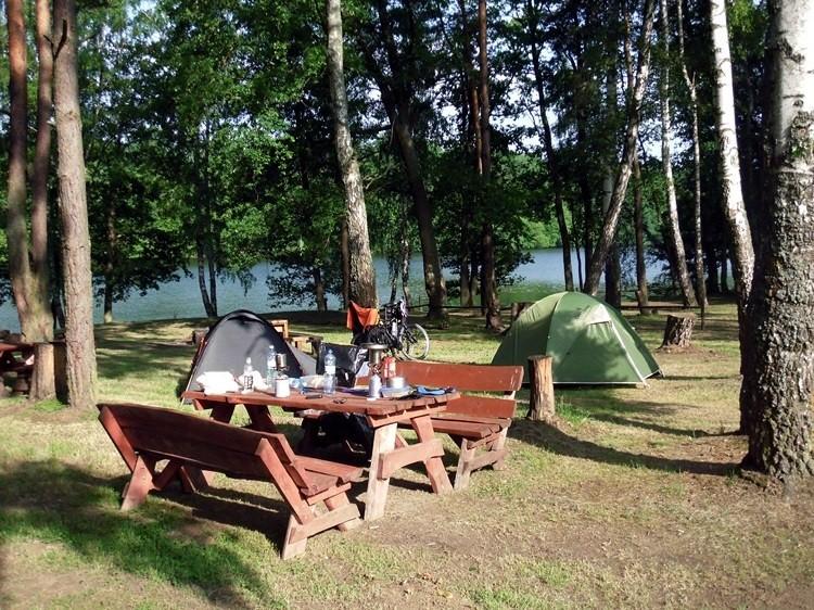 Obóz nad jeziorem Pierzchalskim