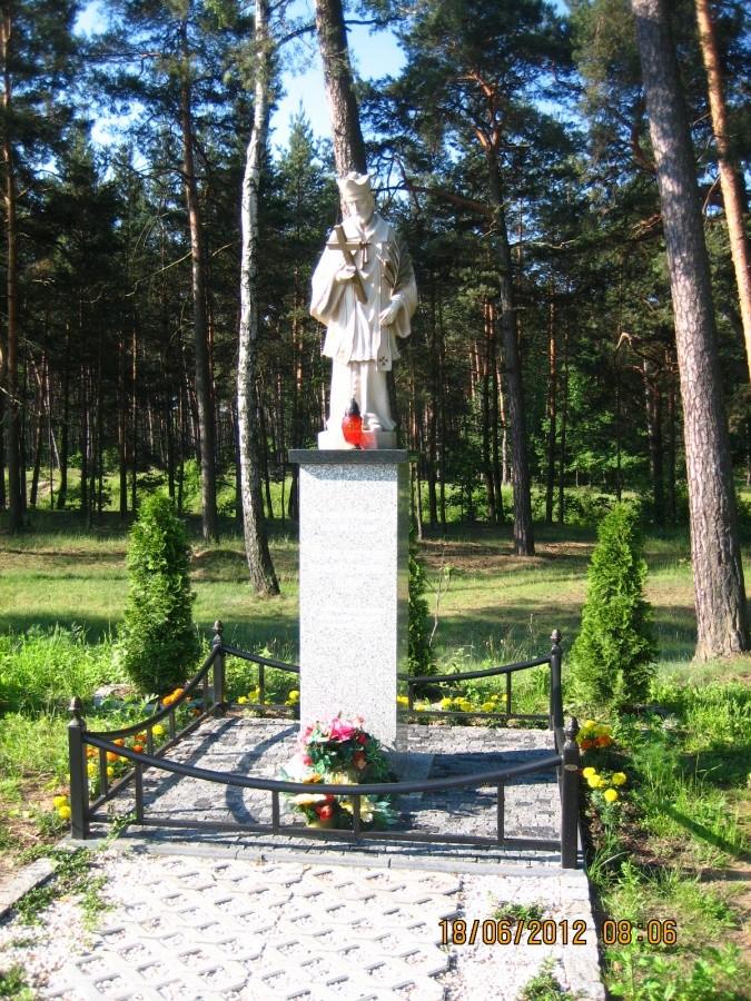figura świętego Jana Nepomucena jako wotum uratowania Zielonej od powodzi w maju 2010 roku