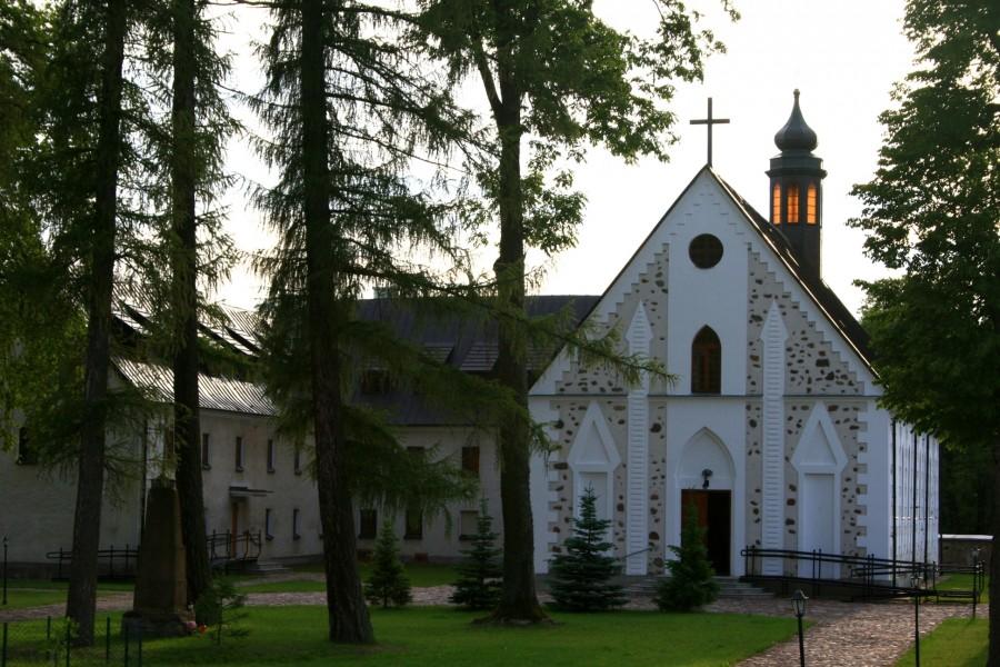 Kościół w drodze do Szypliszek