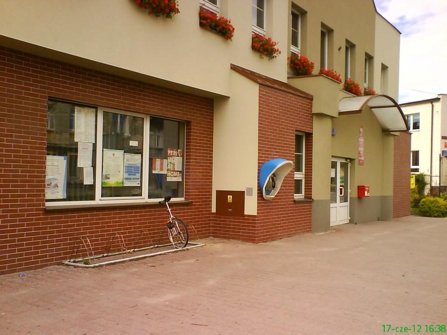 Urząd gminy - widoczne tabliczki