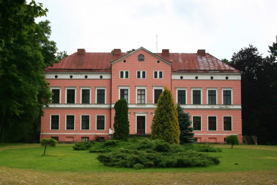 Barokowy pałac - dawna siedziba Dönhoffów w Kwitajnach