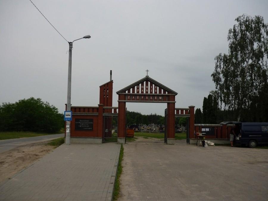 Cmentarz parafialny w Markach