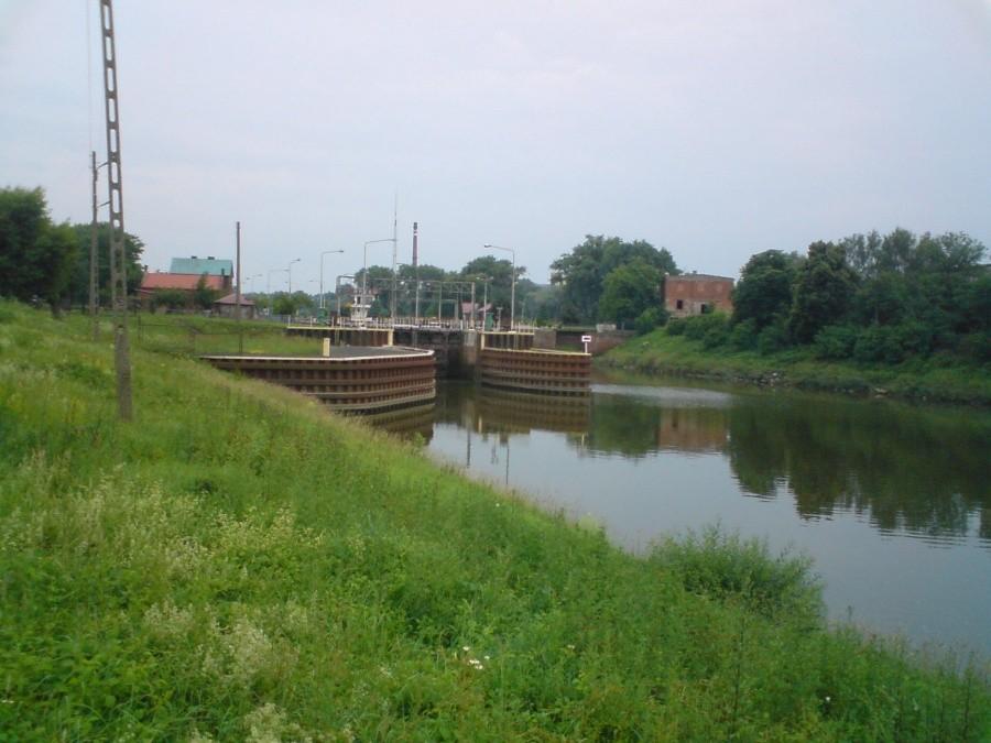 Śluza w Brzegu na Odrze