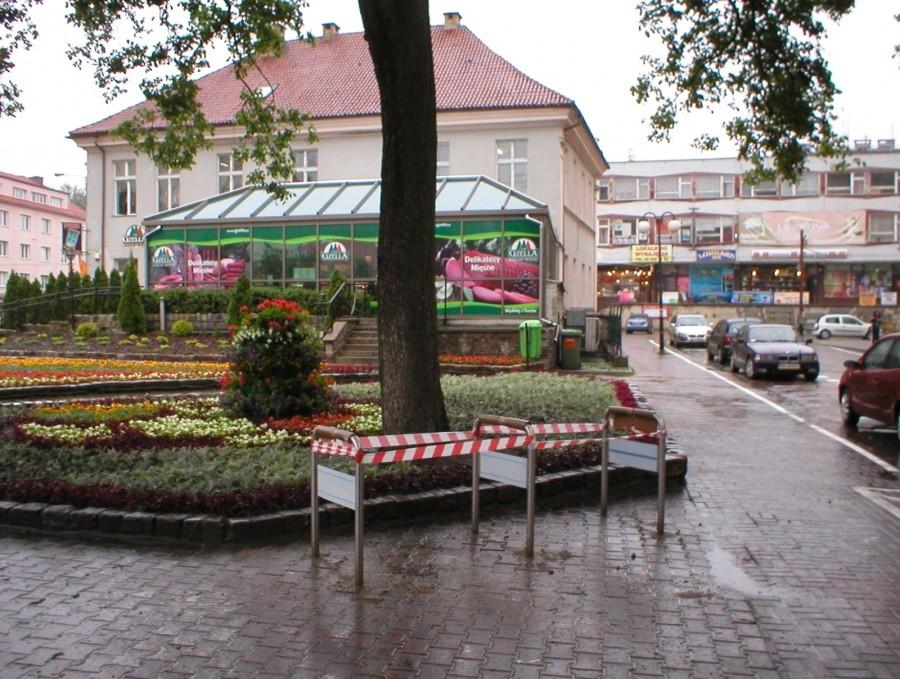 NOWE ELBLĄSKIE STOJAKI ROWEROWE-ul. CZERWONEGO KRZYŻA
