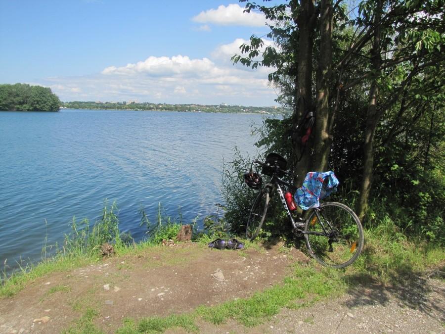 Kąpiel w jeziorze Hlucinskim