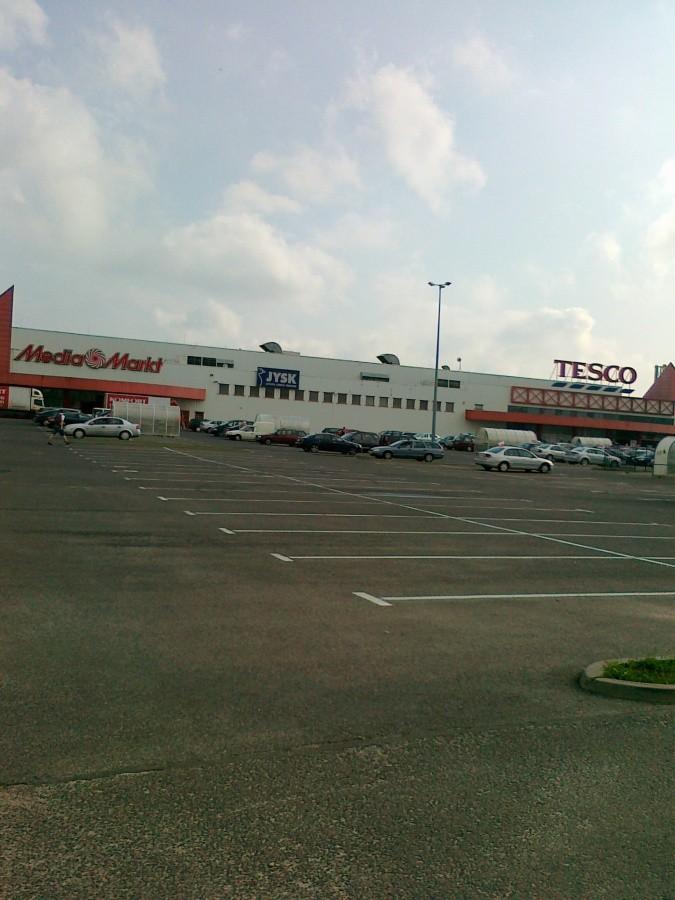 Parking na tyłach Tesco