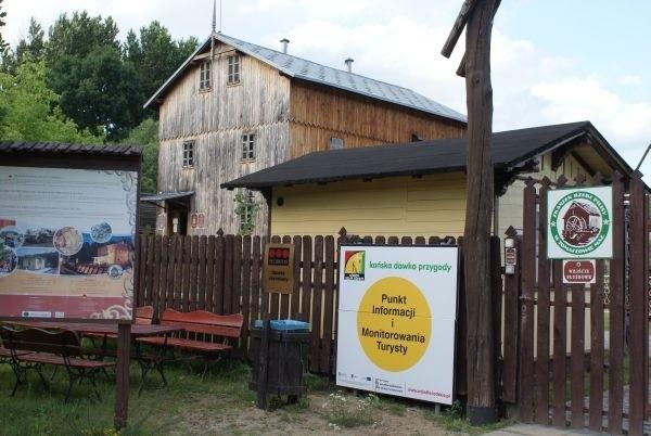Jego tworzenie rozpoczęło się w 2000r., centralnym miejscem w Skansenie jest abytkowy mły wodny z elementami z XVIIIw., przeniesiony znad Luciąży z powodu budowy zbiornika rentencyjnego w Cieszanowicach.