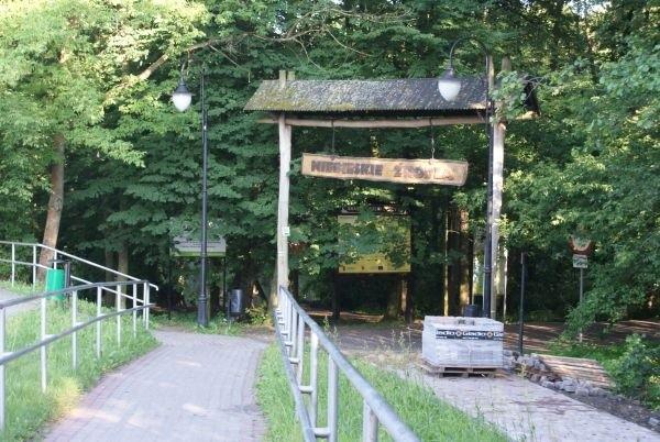 główne wejście do Źródeł