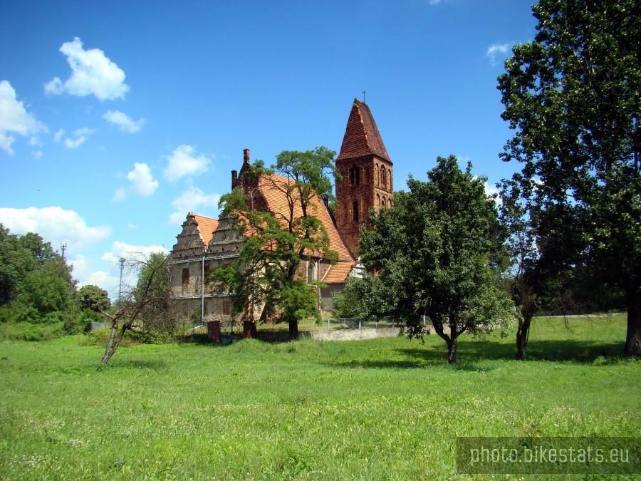 Żukowice - kościół p.w. św. Jadwigi, przelom XIV i XV w.