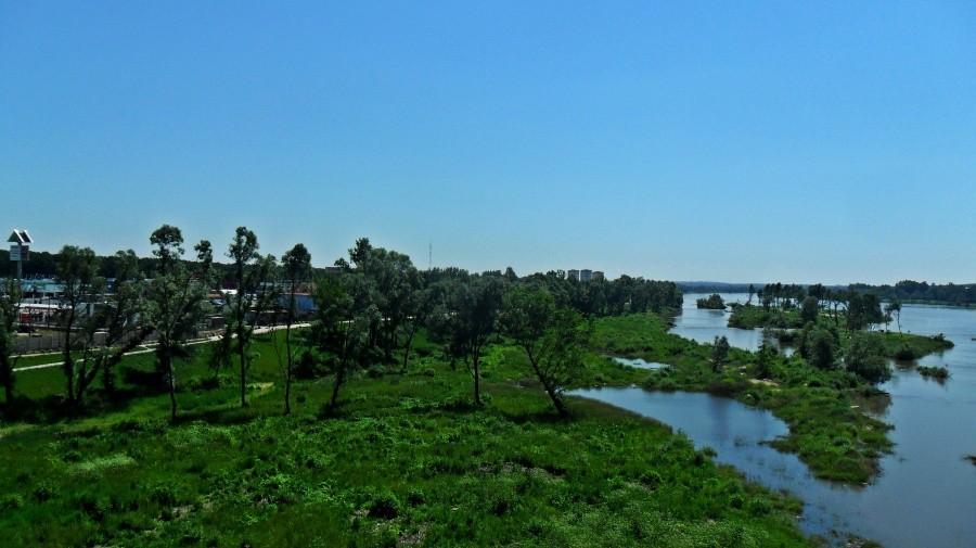 Widok z nowego mostu na bulwar