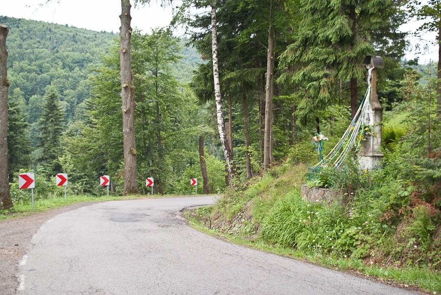 kapliczka przy podjeździe na Przełęcz Kocierską - dla rowerzystów, którzy muszą się pomodlic o kondycję