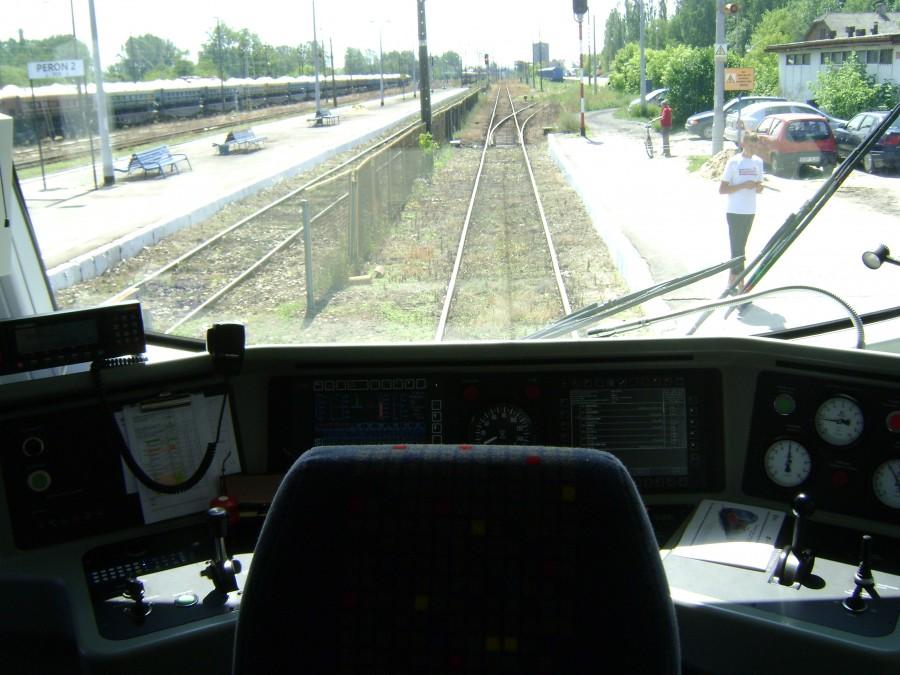 W kabinie zmodernizowanego EN 57 1044ra