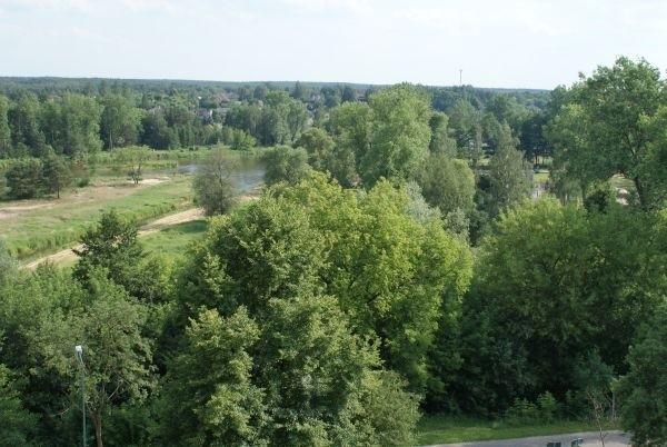 widok na Dolinę Pilicy ze wzgórza