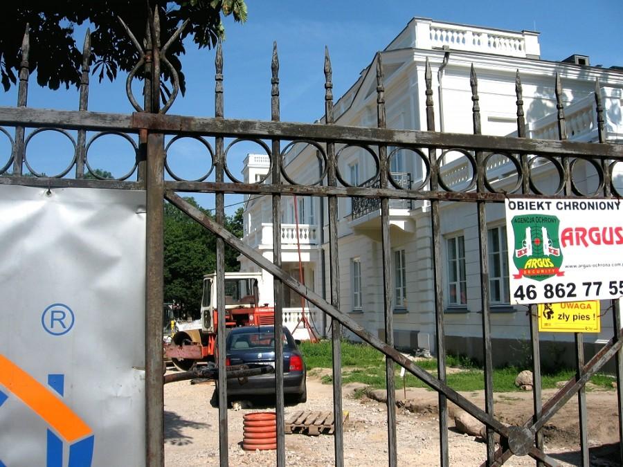 Remontowany pałac