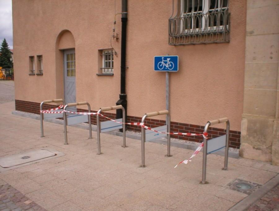 NOWE ELBLĄSKIE STOJAKI ROWEROWE - Urząd Miejski