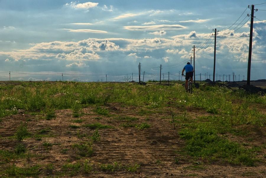 Spotkany na hałdzie biker
