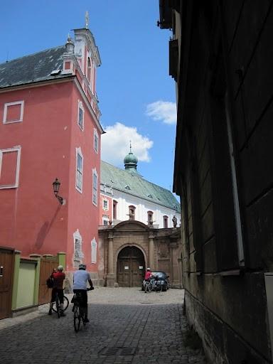 Idziemy zwiedzić klasztor