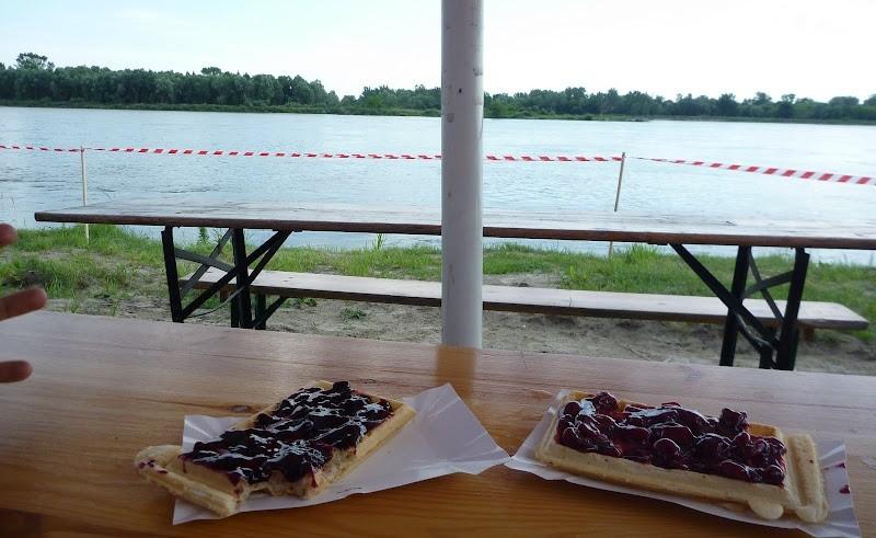 Można coś oszamać z widokiem na Wisłę