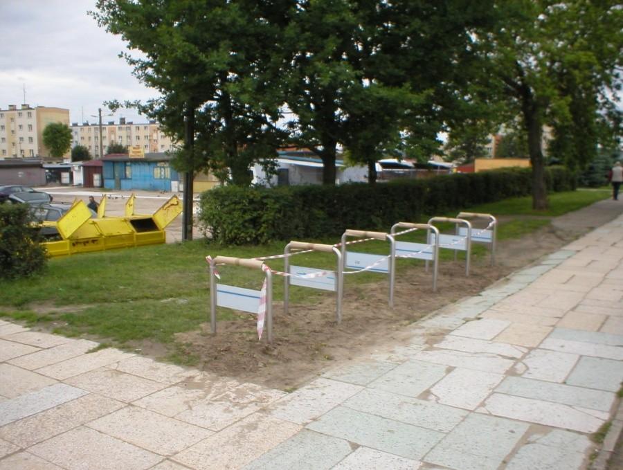 NOWE ELBLĄSKIE STOJAKI ROWEROWE-Targowisko miejskie