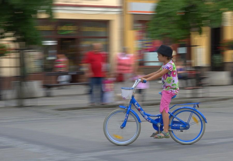 Młoda bikerka