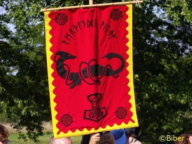 Smok odstrasza wrogów, a runy chronią pod pocisków
