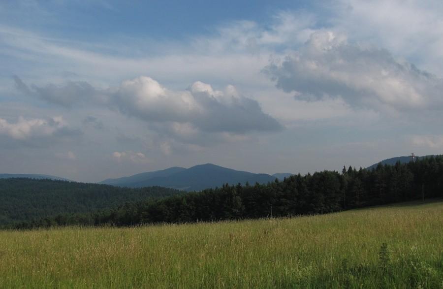 Góry Hańczowskie na horyzoncie
