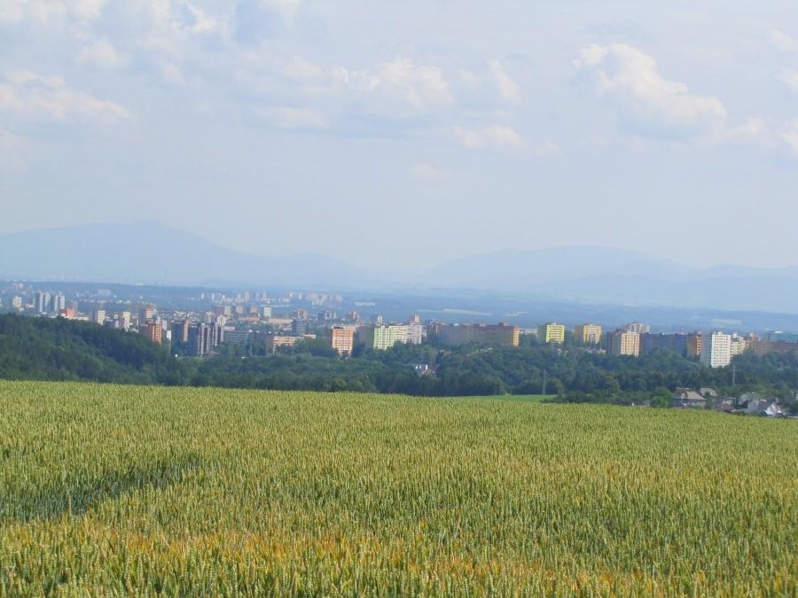 W drodze na Dehylov. W oddali , jak się nie mylę to Poruba