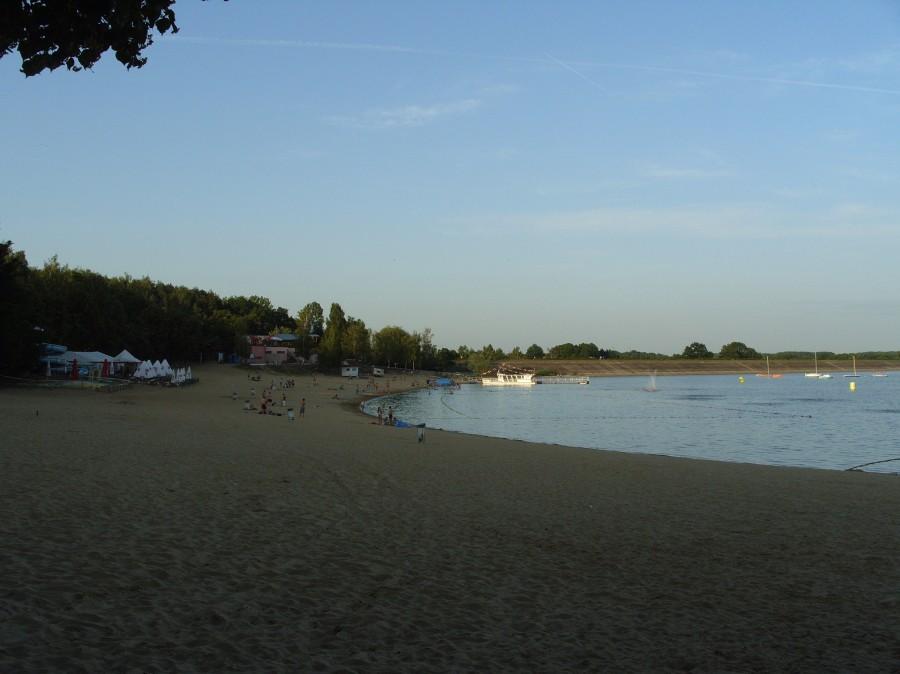 I same jezioro Nyskie i piaszczysta ciepła plaża.