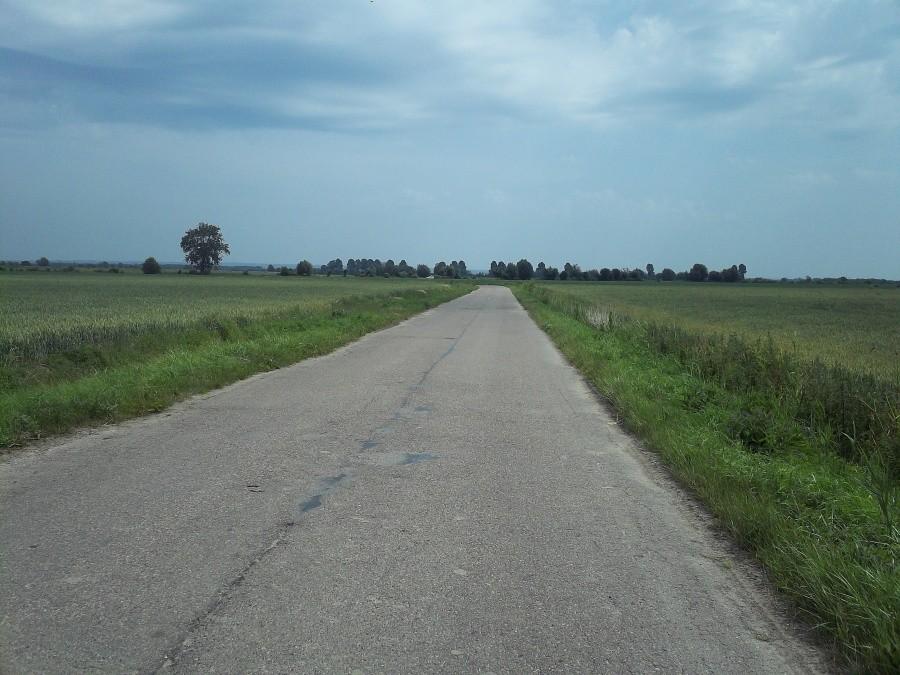 Asfaltowa, długa, prosta - takimi drogami można sobie jeździć.