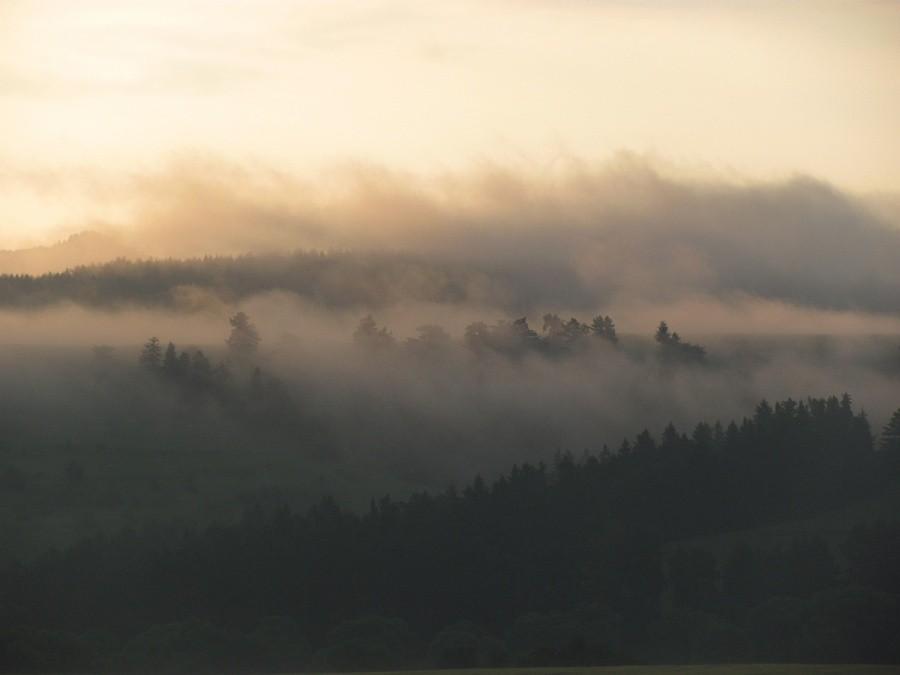 poburzowe mgły