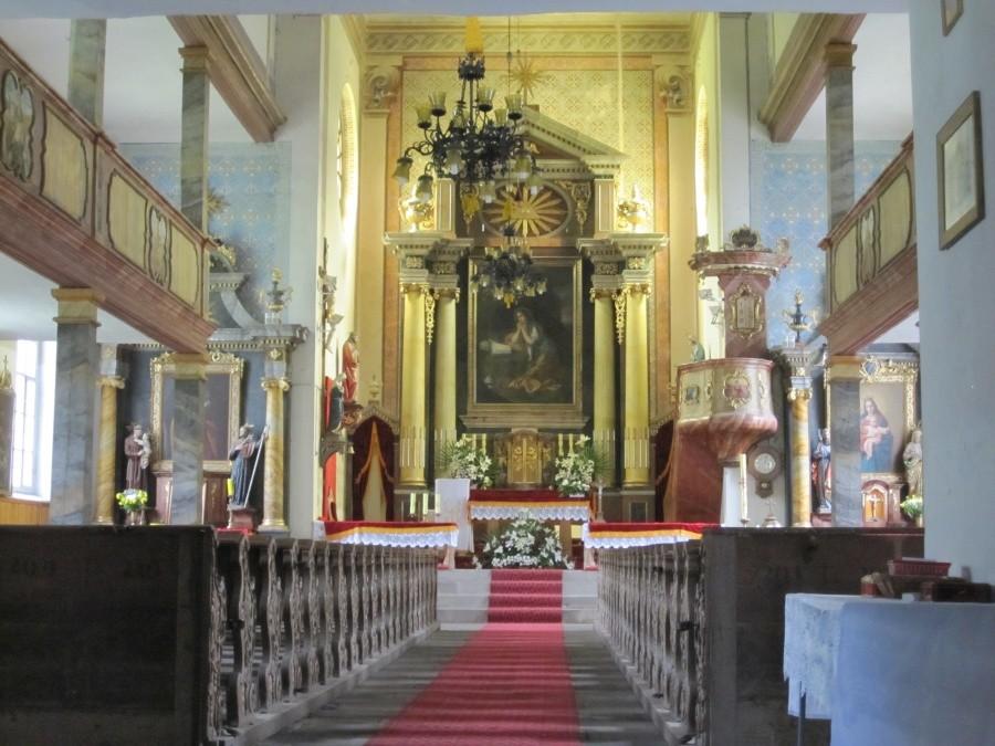 Ołtarz główny kościoła w Wójtowicach