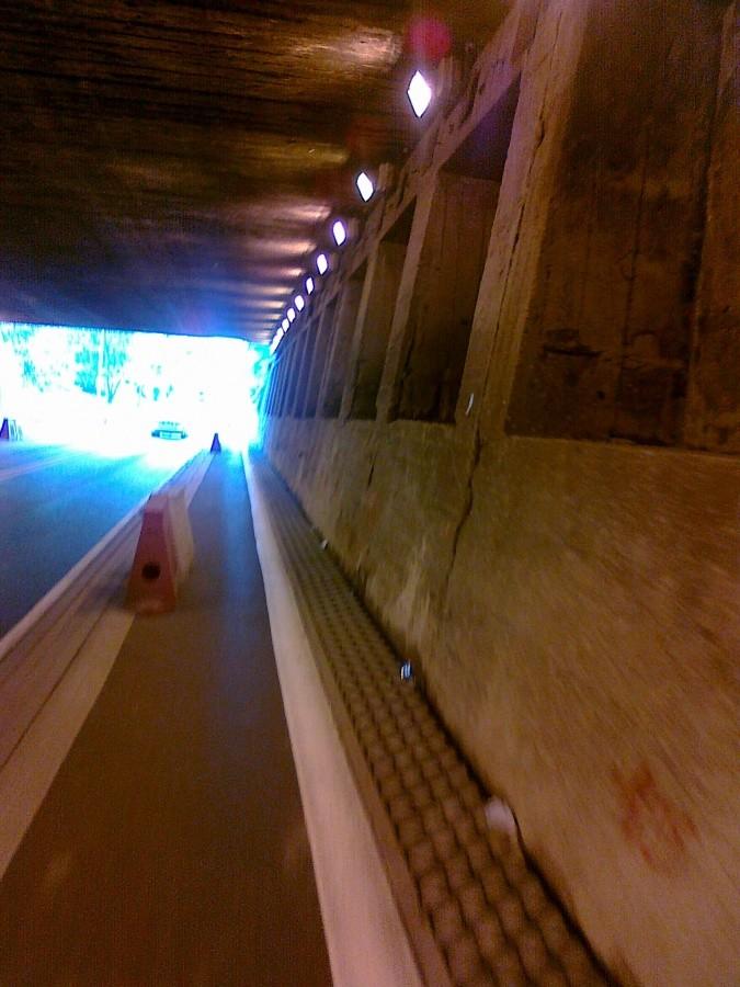 W tunelu na Dźwigowej
