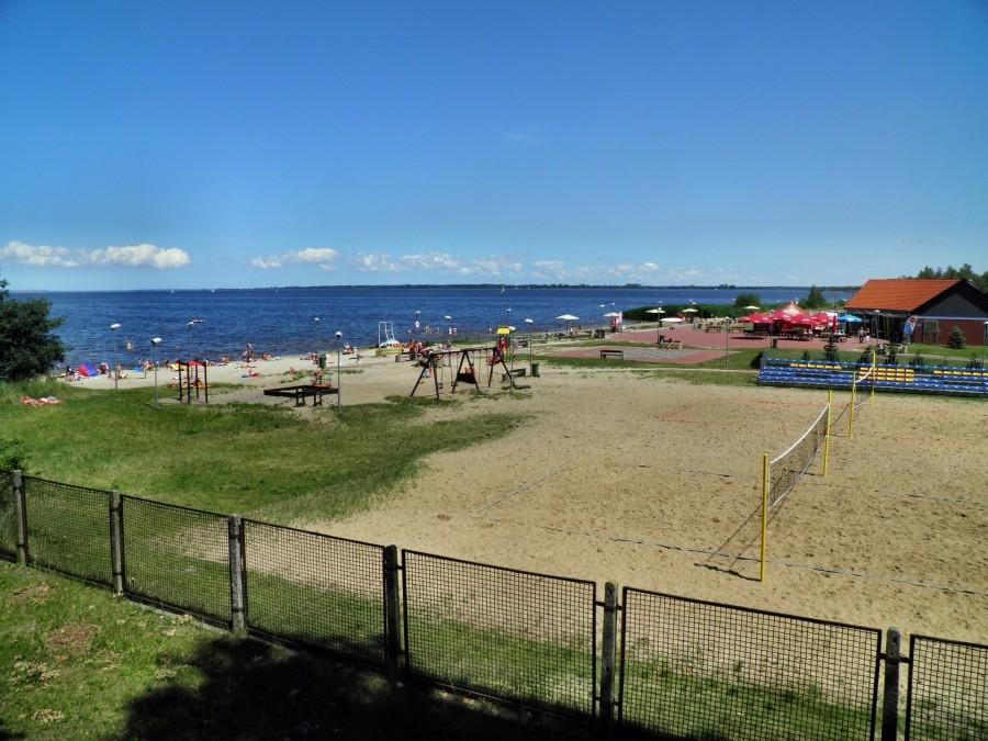 Trzebież - widok na plażę i Ośrodek Rekreacyjny 2 lipca 12 r.