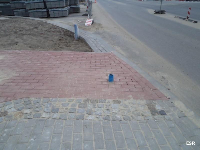 Niebieskie na czerwonym