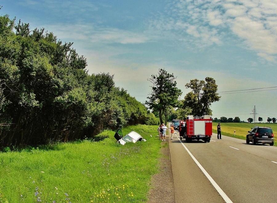 Wypadek samochodowy na drodze krajowej 22.