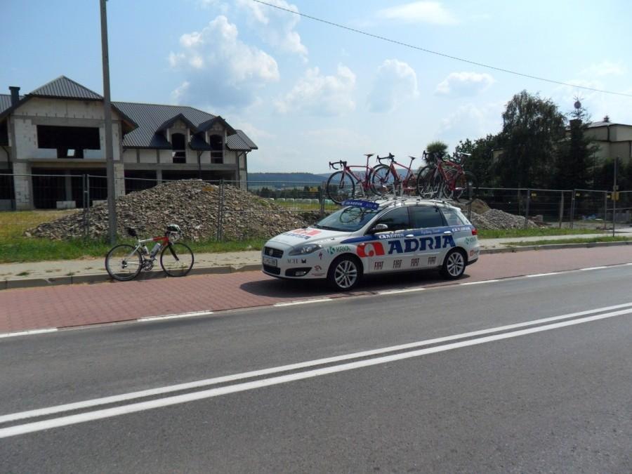 jakiś wóz zatrzymał się przy mojej maszynie