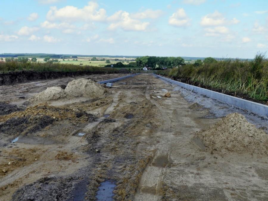 Droga Bezrzecze - Redlica wreszcie w generalnym remoncie.