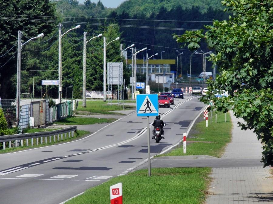 Lubieszyn i droga prowadząca do granicy.