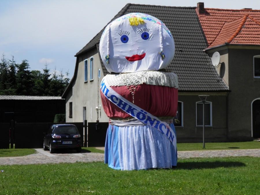 W centrum miejscowosci o długiej nazwie Rothenklempenow.
